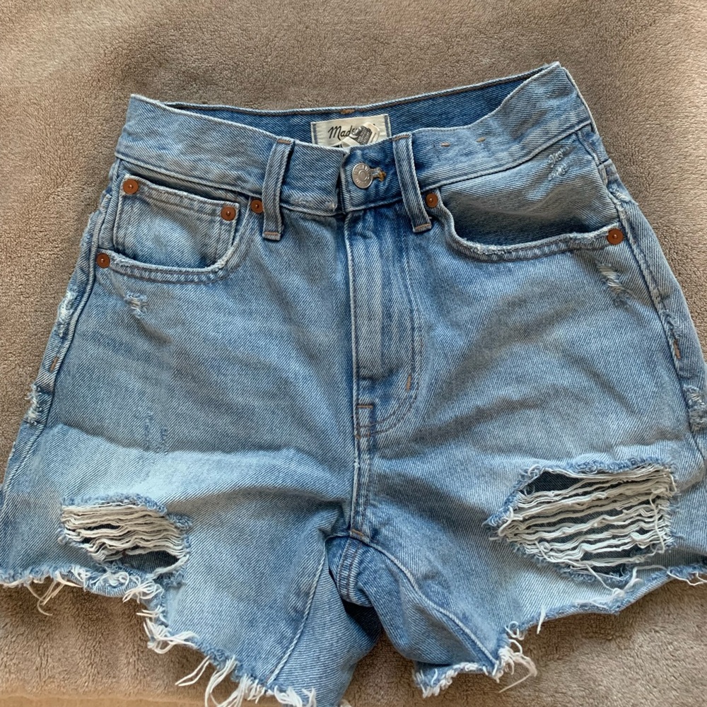 Madewell Women’s Relaxed Mid-Length Shorts